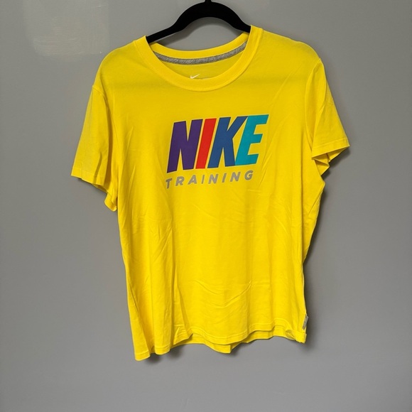 Nike Vibrant Yellow Tee plus size 1x - Picture 2 of 5